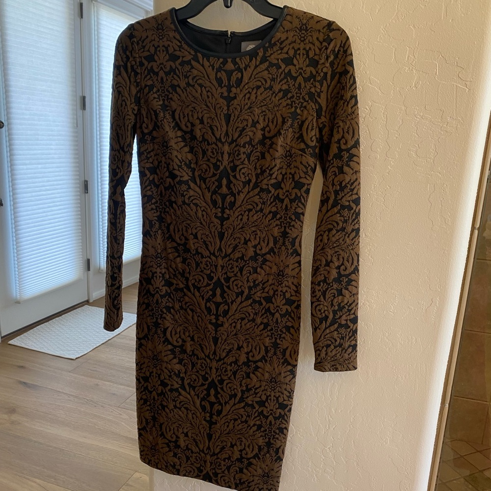 Vince Camuto Black and Tan Patterned Long Sleeve Dress